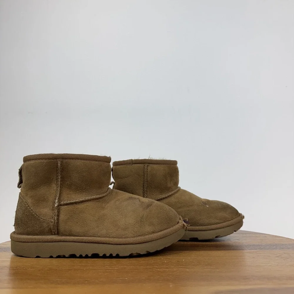 Little Kids Ugg Classic Mini II Chestnut Shearling Lined Comfort Boots Size 13 C